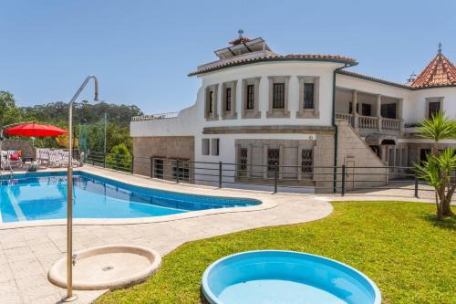 Calejo House – Pool & Sports & Grill Retreat