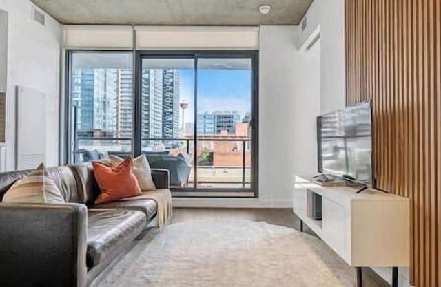 Calgary Tower View | Central DT | Gym | Pool