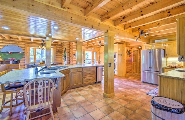 Calhoun Cabin w/ River View + Wraparound Deck