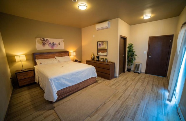 California Comfort & Suites