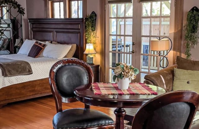 California Cottage: Downtown!