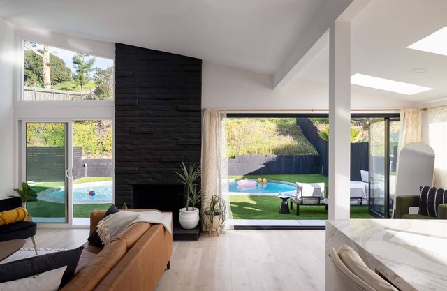 California Living with AC, Pool, Hot Tub, Parking