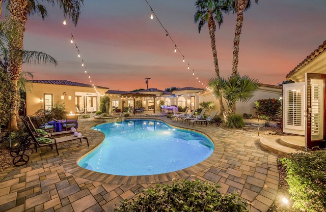 California Paradise Freistehendes Casita / Gästehaus, Riesiger Pool, Grill, Viele Parkplätze !!!