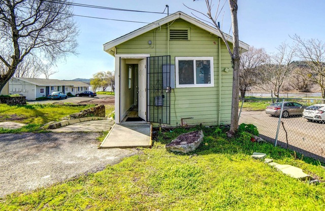 California Vacation Rental w/ Clear Lake Access
