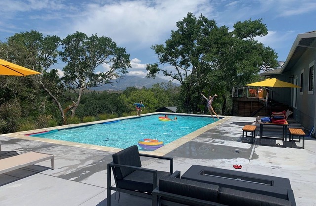 Calistoga Mid-Century-Modern w/Pool 4BD/4BA -- Sleeps 8