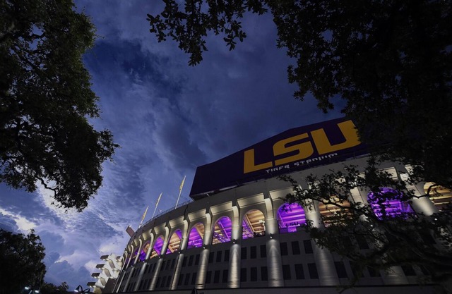 Callin' Baton Rouge-Right beside LSU, steps from the PMAC and Tiger Stadium!