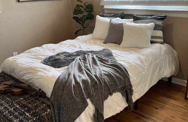 Calm & Cozy 3BR King Bed Free Wifi | Washer Dryer