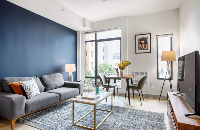 Calm Hayes Valley Studio w/ Rooftop, W/D, 1 min to BART by Blueground