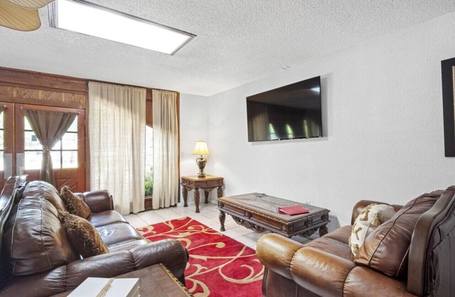 Red Star Retreat – Spacious, Calm Family Escape