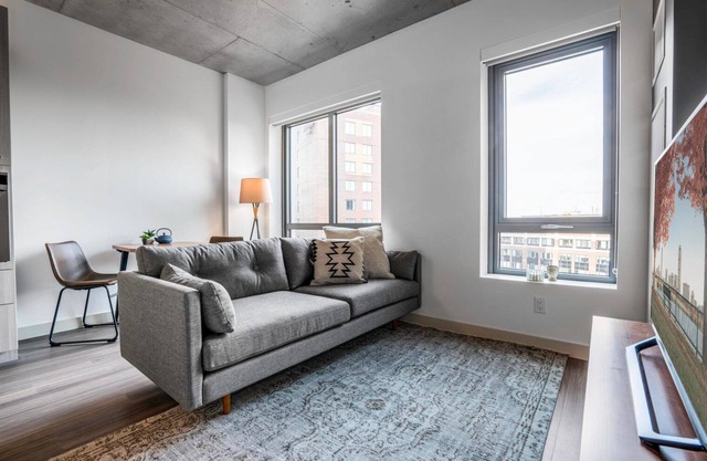 Calming Kendall Square Studio w/ Gym, near MIT by Blueground