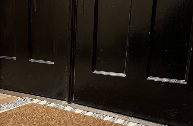 Calming, zen atmosphere space, 5 minute walk from all downtown attractions.