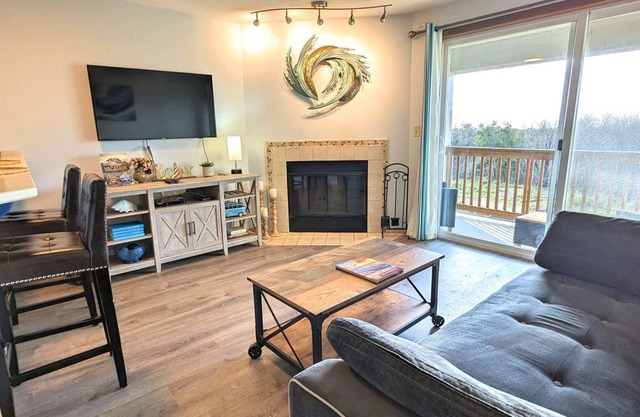 Calypso - 1 Bedroom Condo, pet friendly