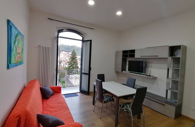 Calypso Holiday Home, cozy apartment in Station area for 5 Terre