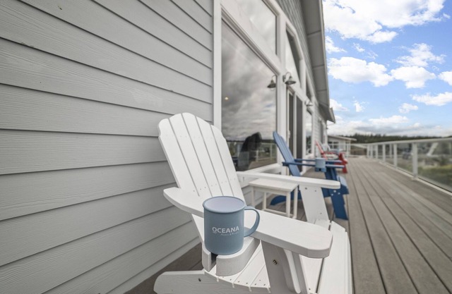 Camano - Sunset/Orcas/WaterView/PingPong/Grill/Movies/Games/Spacious/Retreat/Fun