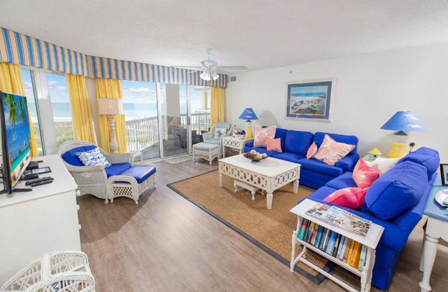 Cambridge 301 OV 3BR3BA wKitchen & Balcony