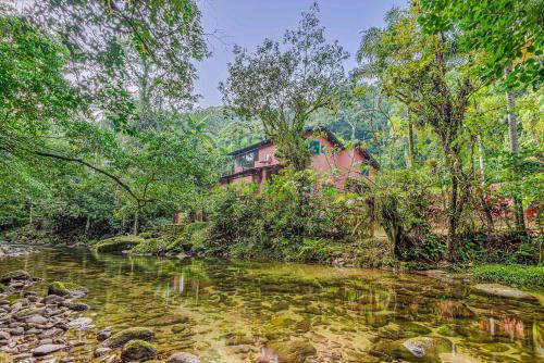 Camburi 5 quartos com piscina natural