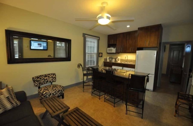 NOLA Historic Area 2bdrm / 2ba w / Terrasse in Crescent Moon Villas