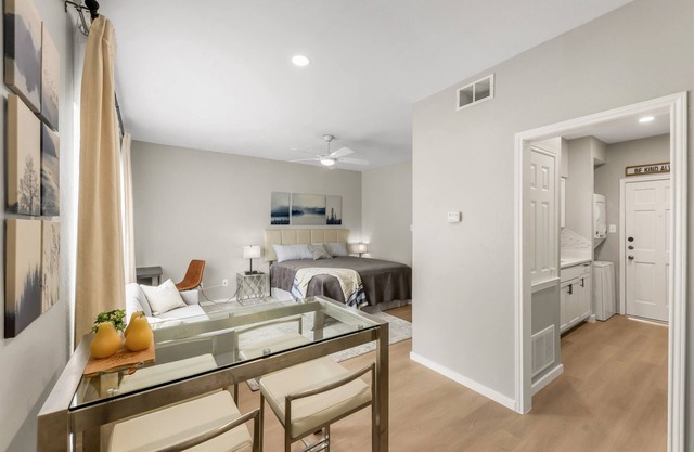 Camellia: Studio Apt, 4 Minute walk to A&M