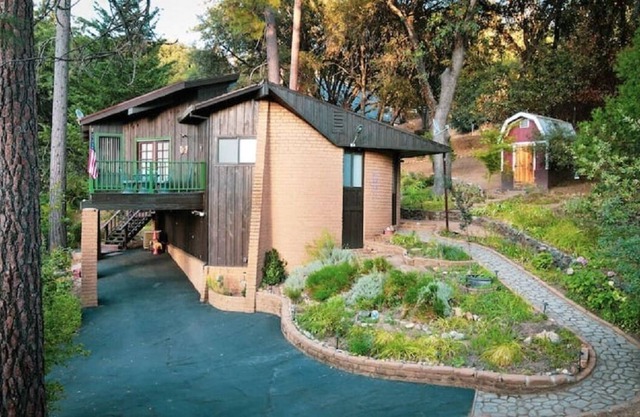 Camelot Pine Hillside Hideaway - near Yosemite