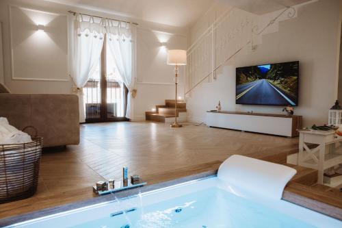 Camilla Luxury Home