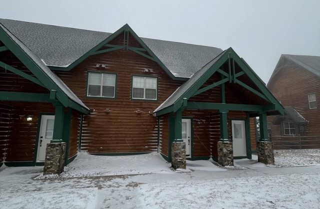 Camp 4 #7: 2 Bedrooms, 2.5 Baths: Slope Side, Gas Fireplace.