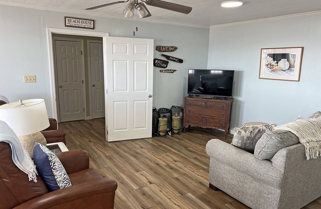 Camp Castaway - Beachfront - Island Realty