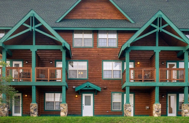 Camp Four Townhomes by Casago