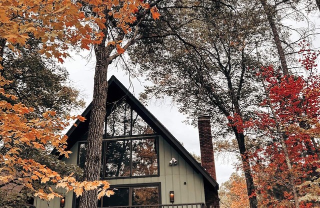 Camp Green Pine Artist Retreat: Pet-Friendly A-Frame in Voyager Village WI