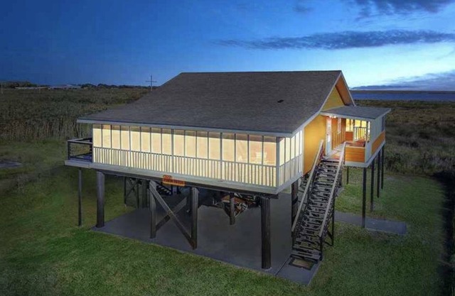 Camp on Bayou Dularge-Sleeps 10-12
