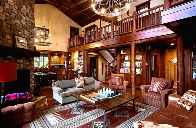 Camp Saranac: Gorgeous & grand lake home w mountain views, water sports, hiking