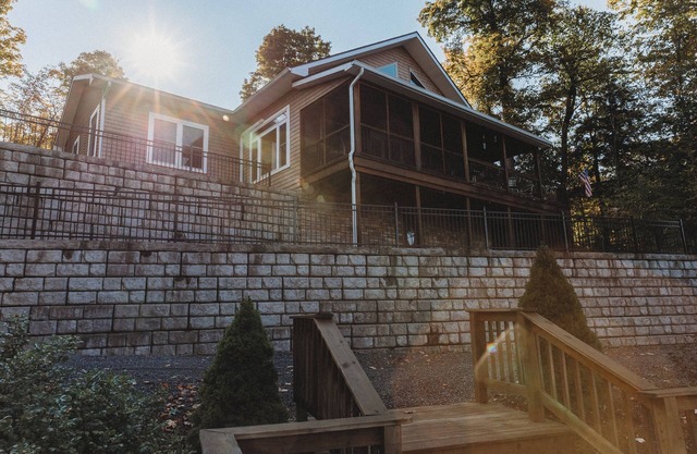 Camp Scratch Off - 2 Bedroom Home on Sylvia Lake, NY