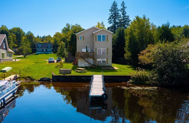Camp Sunshine on Lake Simond!