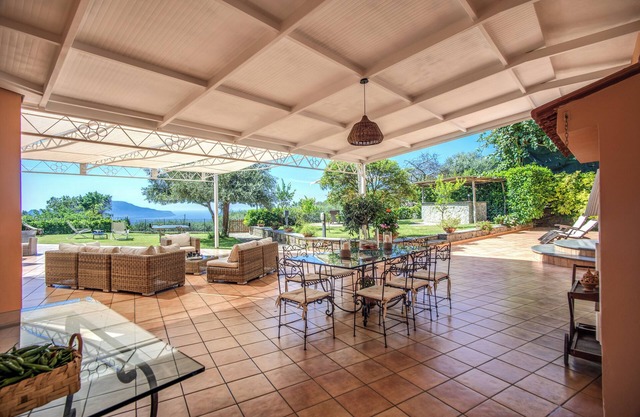 Campanella Villas Gardens Pool Superview