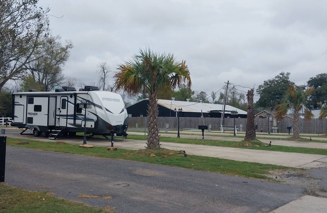 camper lots for rent, monthly worker rates available