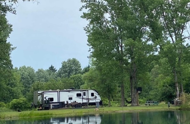 Camping Retreat on Pond 5 min from Fair Haven Beach