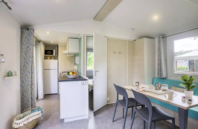 Camping Romanée Le Cormoran***** - 3-room Comfort mobile home for 4 people