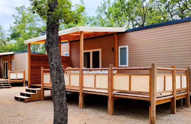 Camping Tikayan Rives du Lac de Sainte Croix*** - Mobile home Maryland Comfort 5 rooms 8/10 people Air-conditioned