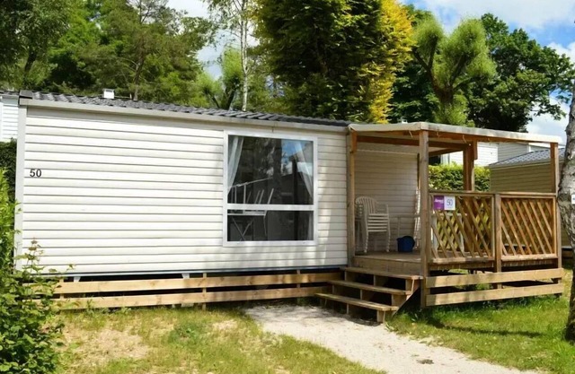 Campsite Le Moulin **** - Comfort Cottage 3 Rooms 5 People