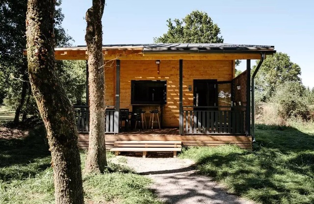 Campsite maeva Respire Domaine de Kervallon **** - Gite Trapper Duplex 4 Rooms 6/8 People + TV
