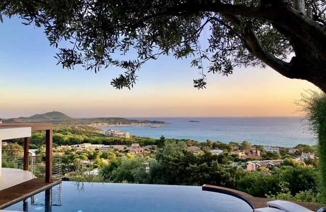 Campulongu, Villa mit Panoramapool 350 Meter vom Meer entfernt