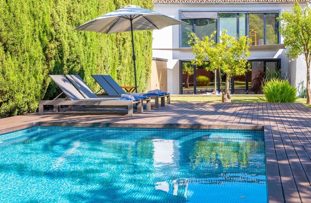 CAN CABRIT - Modernes Ferienhaus mit privatem Pool am Fuße des Berges WiFi gratis