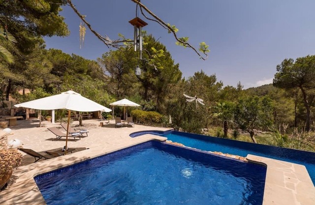 Stilvolle Luxusvilla mit sechs Schlafzimmern in einer fantastischen Lage.