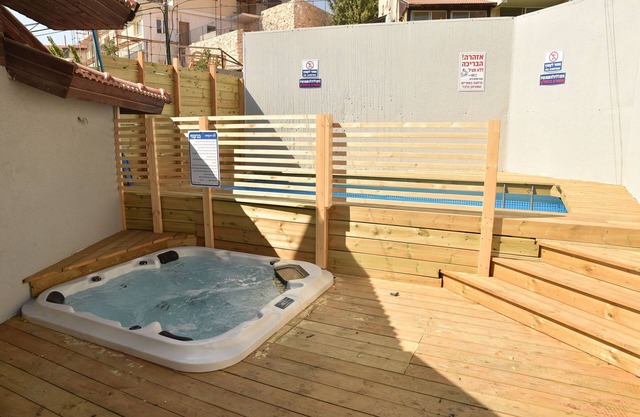 Canaan Safed Estate ~ Pool ~ Jacuzzi ~Sauna~ Games