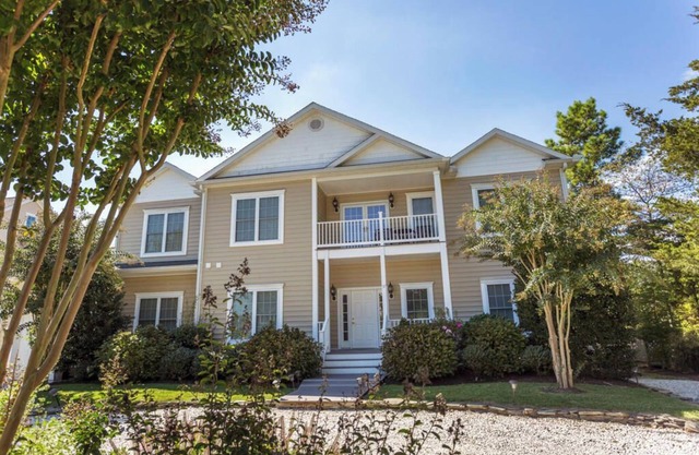 Canal Front Home with Private Pier, Pool & Tennis Courts - Sleeps 18!