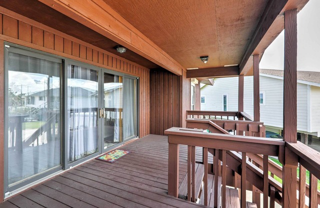 Freihafen-Haus mit Kanal-Ansicht + Bootsanlegestelle, nahe Stränden