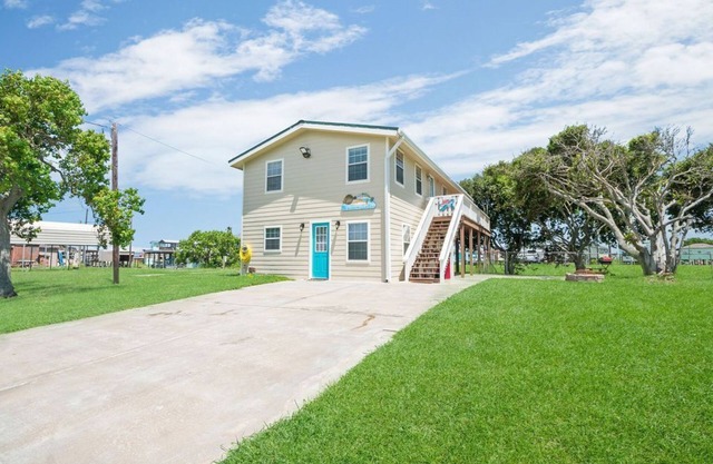 Canal Front Home w/ Fishing Pier & Game Room