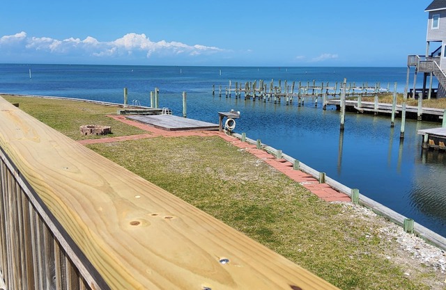 Canal Front House - Hatteras- New Listing- Pet Friendly With Amazing Views!
