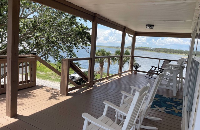 Canal-Front retreat in Sunny Florida with Beautiful Gulf Views