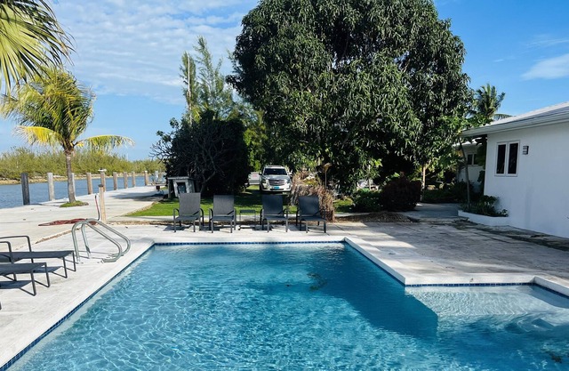 Canal House, Wow! Luxury
