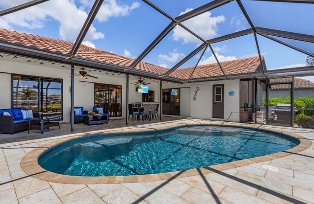 Canal Views, Heated Pool, Sleeps 8! - Magenta Sky and Key Lime Pie